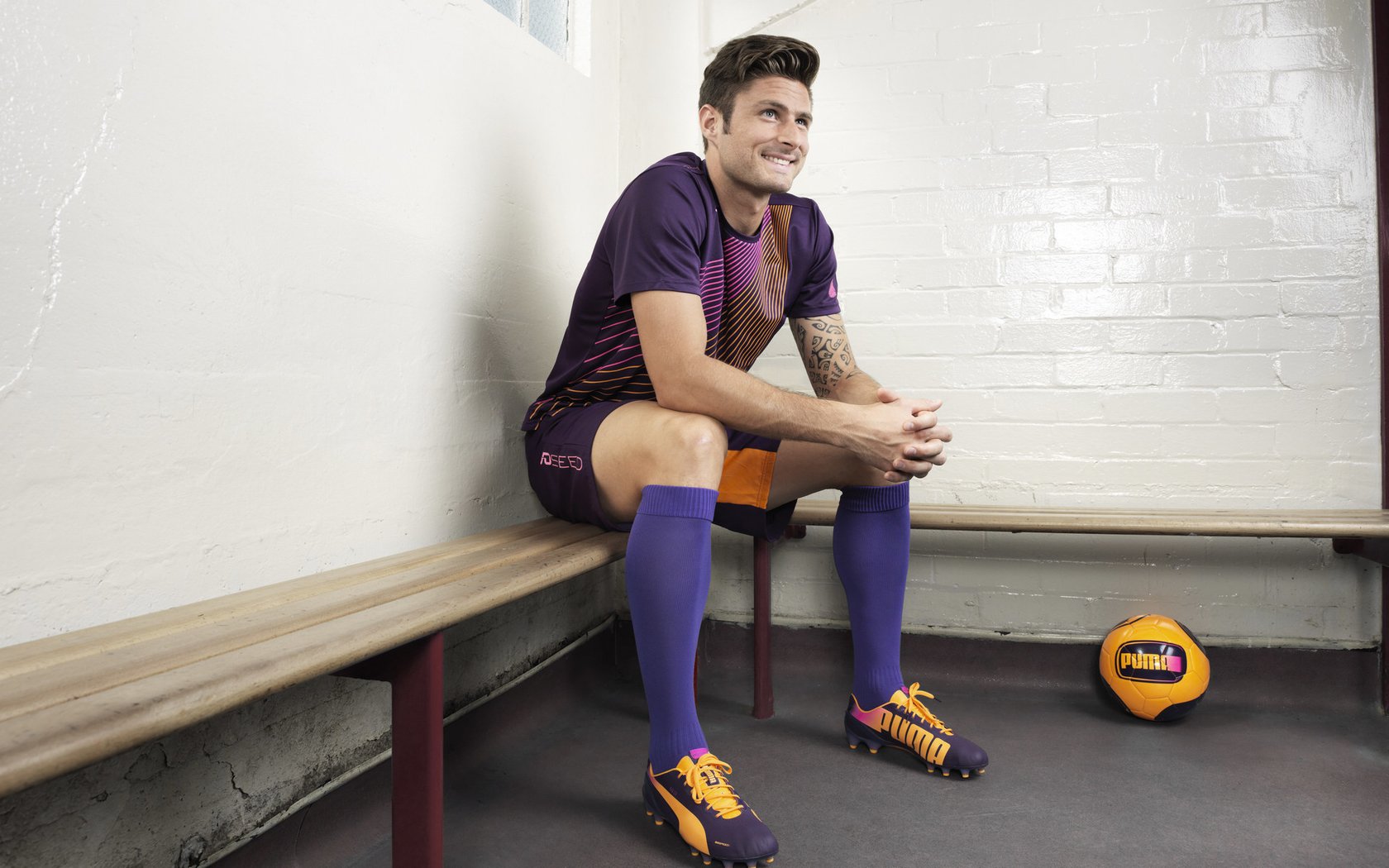 跳水发挥稳定瑞士晋级四强，瑞士跳水小姐姐